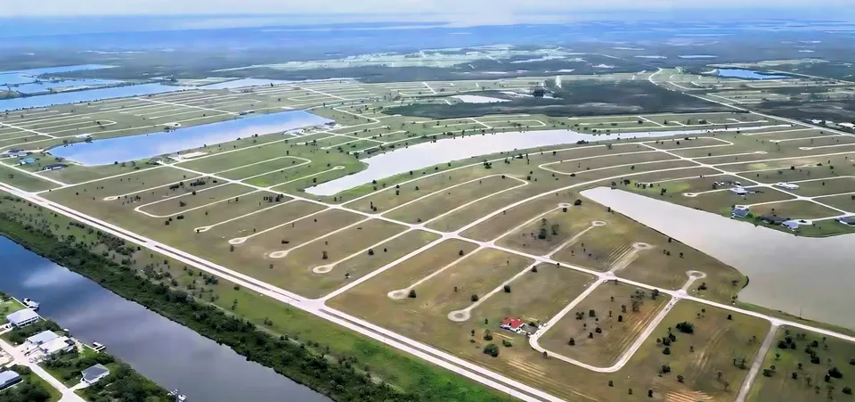 Imóvel à venda em Port Charlotte, Port Charlotte, Flórida, foto 4 de 6
