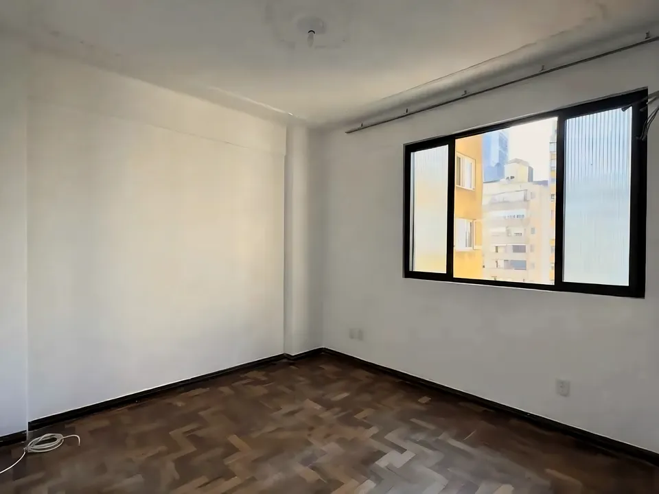 Apartamento à venda em Centro Histórico, Porto Alegre, foto 2 de 10